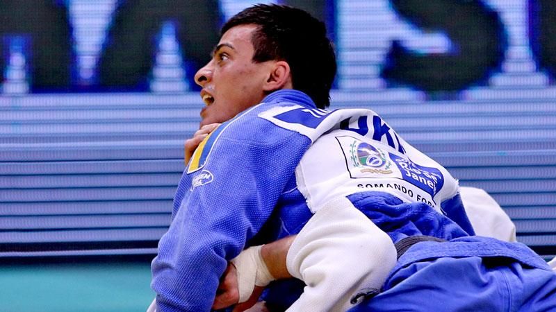 Українець поборов росіянина і завоював бронзу Українець поборов росіянина і завоював бронзу