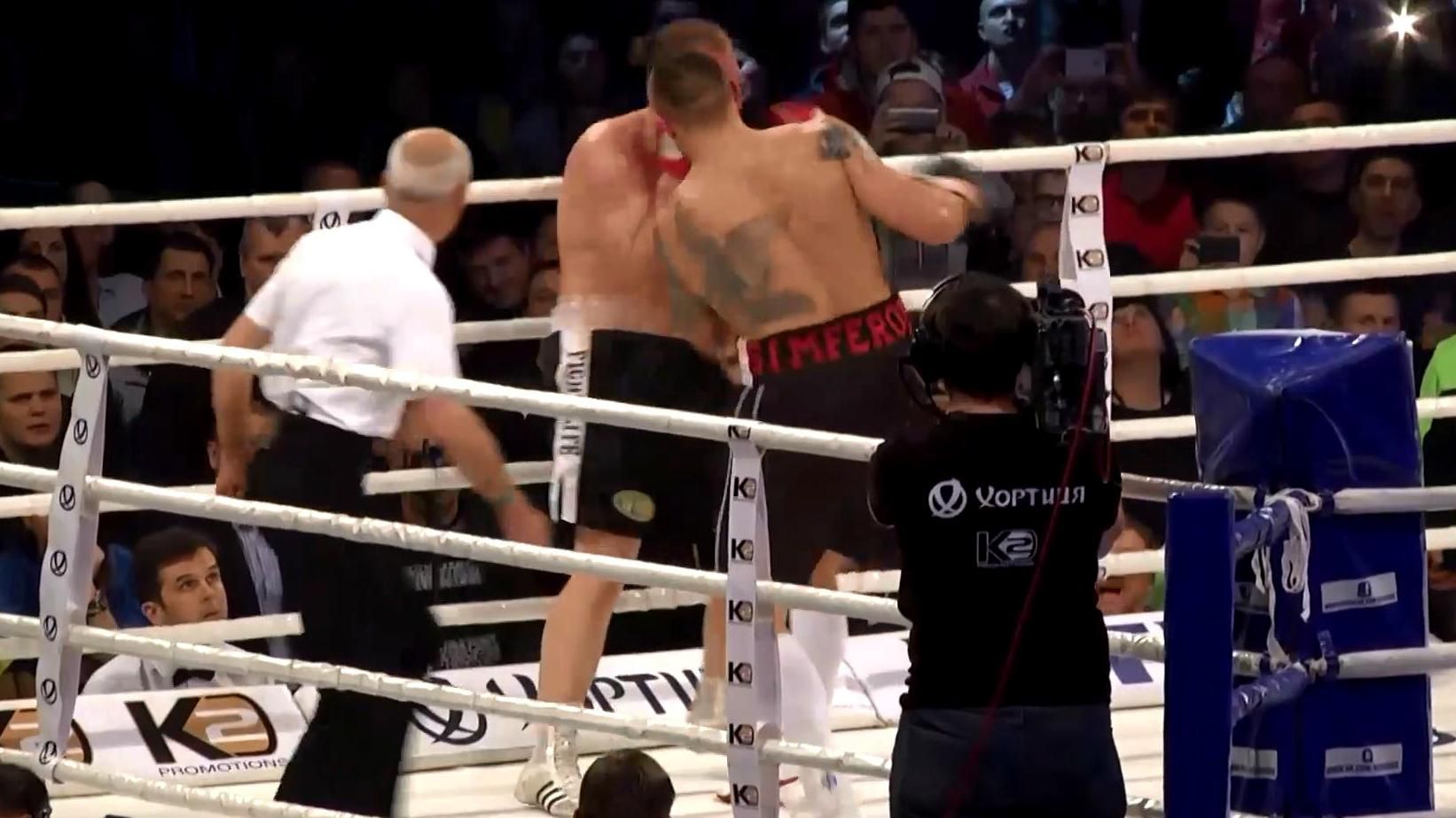 Россиянин помогает Усику готовиться к следующим боям Россиянин помогает Усику готовиться к следующим боям