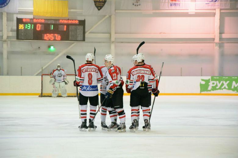 Чемпионат Украины по хоккею: "сборники" пойдут на "сборников"