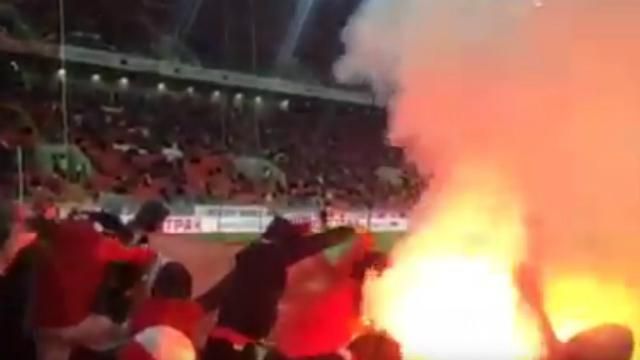 Российские фанаты сожгли турецкий флаг: опубликовано видео