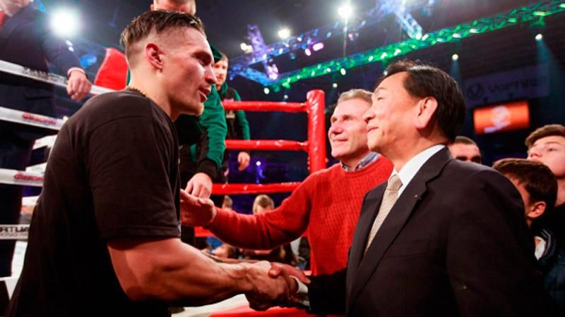 Необыкновенно теплые фото: как украинцы болели за Усика Необыкновенно теплые фото: как украинцы болели за Усика