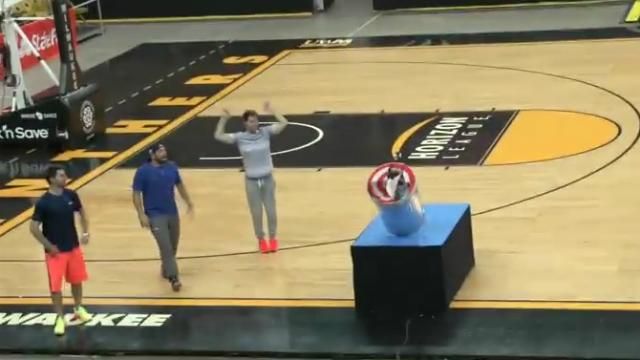 Видео со спортивными трюками покорило сеть Видео со спортивными трюками покорило сеть