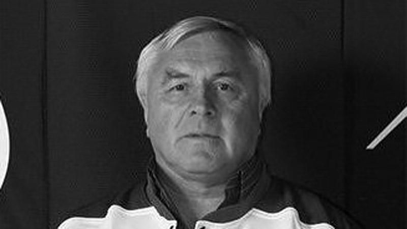 Умер легендарный российский хоккеист Умер легендарный российский хоккеист