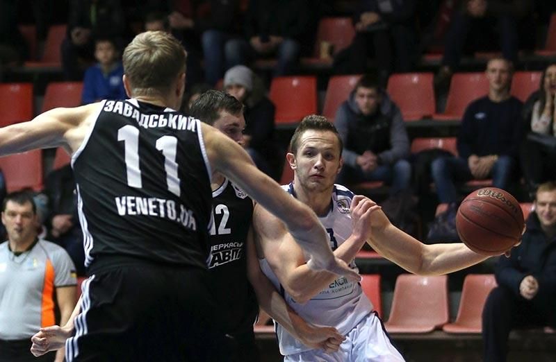 В чемпионате Украины по баскетболу — троевластие В чемпионате Украины по баскетболу — троевластие