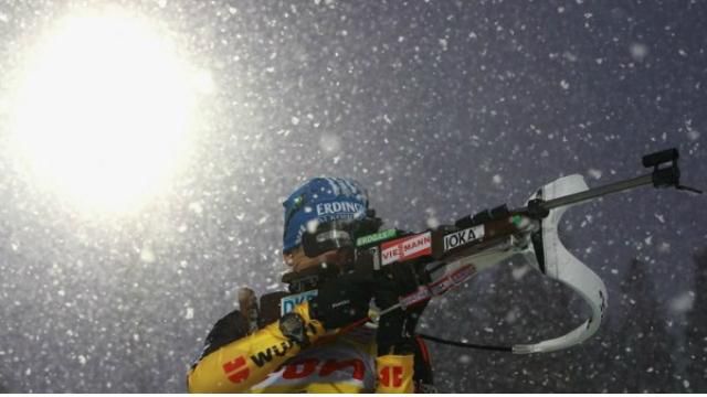 Кубок мира по биатлону: женскую эстафету перенесли из-за непогоды Кубок мира по биатлону: женскую эстафету перенесли из-за непогоды