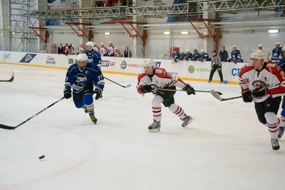 Чемпіонат України з хокею: репетиція перед "матчем року" Чемпіонат України з хокею: репетиція перед "матчем року"