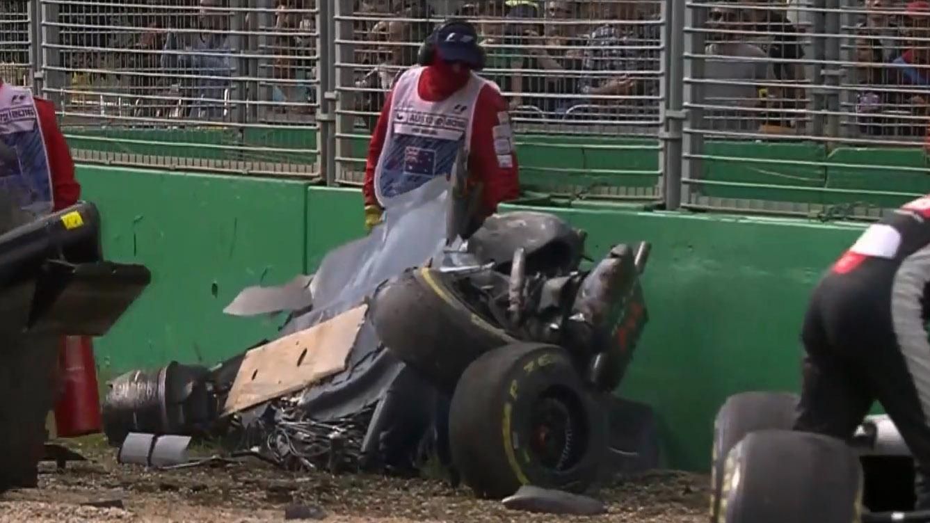 Формула-1: внаслідок жахливої аварії машину зім'яло до невпізнаваності Формула-1: внаслідок жахливої аварії машину зім'яло до невпізнаваності