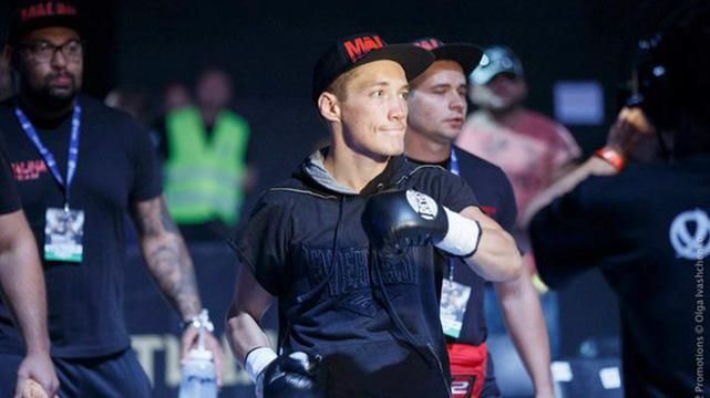 Украинский боксер триумфально забрал у россиянина чемпионский пояс Европы Украинский боксер триумфально забрал у россиянина чемпионский пояс Европы