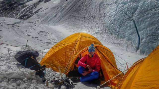 Перша українка підкорила найвищу вершину світу: з'явились вражаючі фото Перша українка підкорила найвищу вершину світу: з'явились вражаючі фото