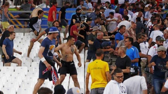 Драки между русскими и англичанами: 35 фанатов травмированы Драки между русскими и англичанами: 35 фанатов травмированы