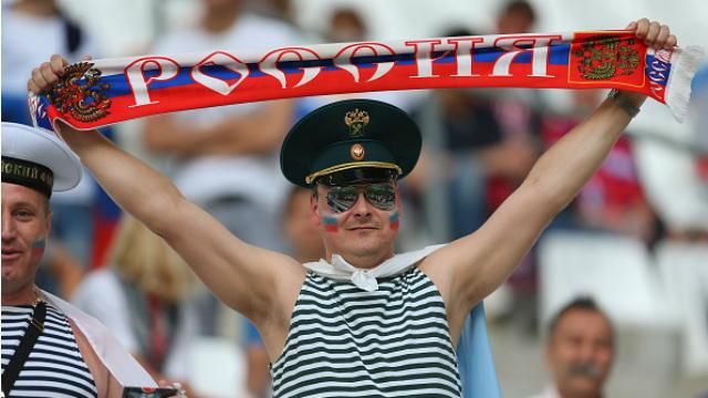 Перед игрой сборной России будут меньше продавать алкоголь в барах Лилля Перед игрой сборной России будут меньше продавать алкоголь в барах Лилля