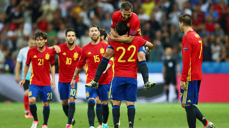 Испания деклассировала Турцию