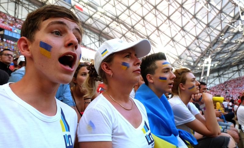 Євро-2016: українські вболівальники на матчі Україна – Польща - 22 июня 2016 - Телеканал новин 24 Євро-2016: українські вболівальники на матчі Україна – Польща - 22 июня 2016 - Телеканал новин 24