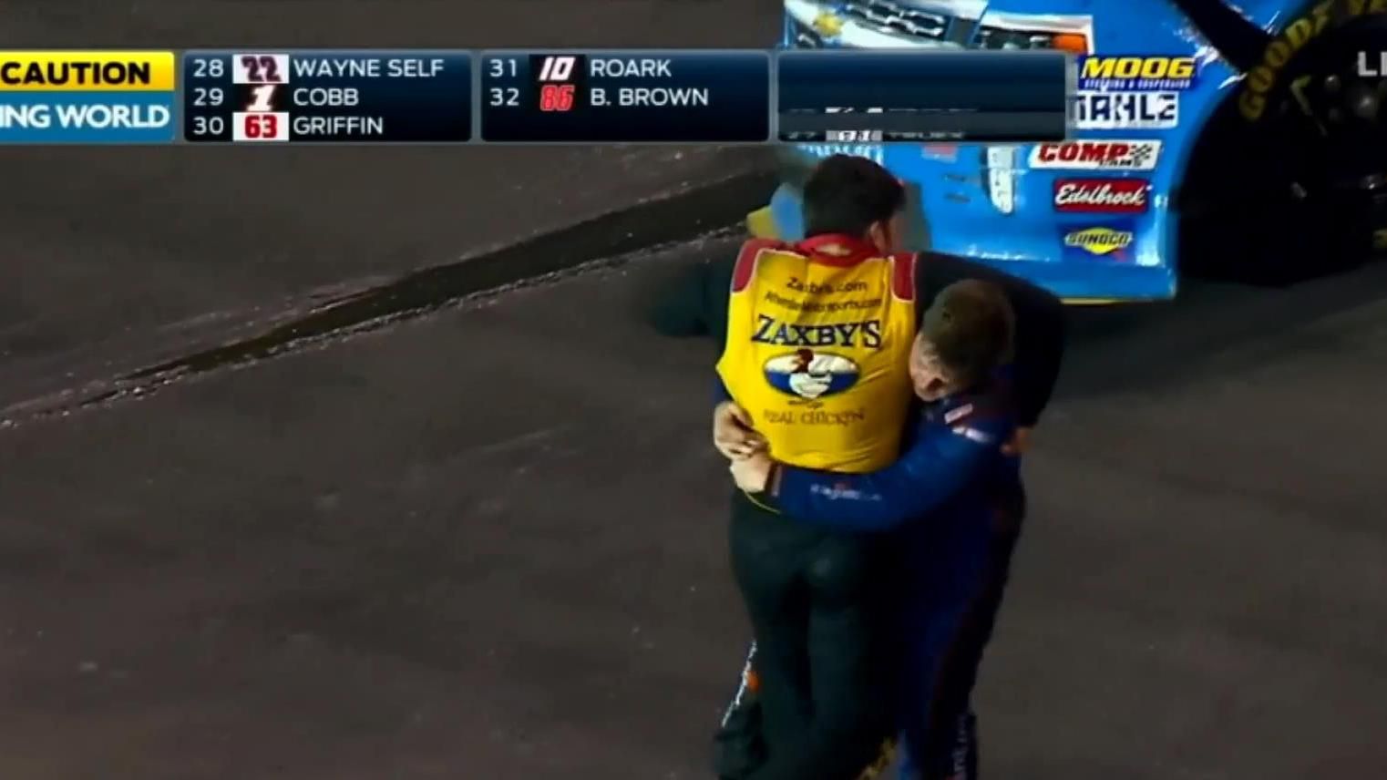 Бійка замість перегонів: пілоти NASCAR побились після фінішу Бійка замість перегонів: пілоти NASCAR побились після фінішу