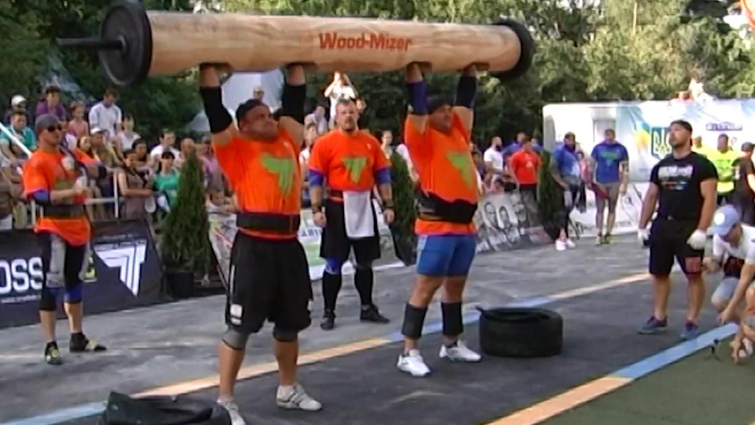 Як українські силачі з європейцями в Ужгороді змагалися Як українські силачі з європейцями в Ужгороді змагалися