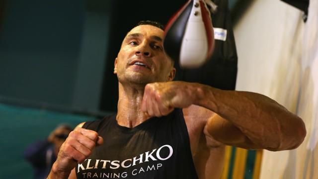 Кличко поиздевался над журналистом: заставил перед камерами качать пресс Кличко поиздевался над журналистом: заставил перед камерами качать пресс