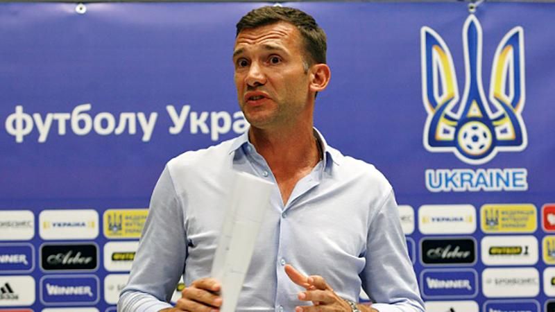 У мережі з'явилась шпаргалка тренера збірної України Шевченка У мережі з'явилась шпаргалка тренера збірної України Шевченка