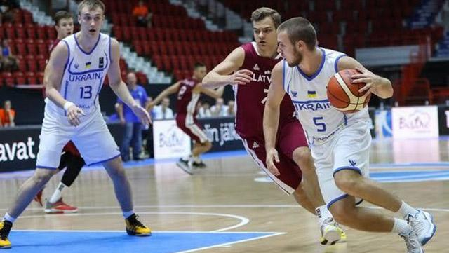 Украина вышла в четвертьфинал Евробаскета