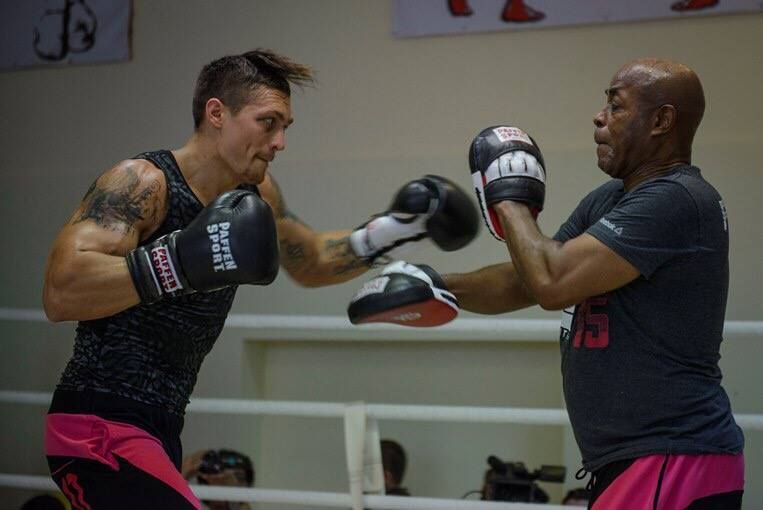 Стало известно, где Усик будет тренироваться перед чемпионским боем с полякомм Стало известно, где Усик будет тренироваться перед чемпионским боем с полякомм