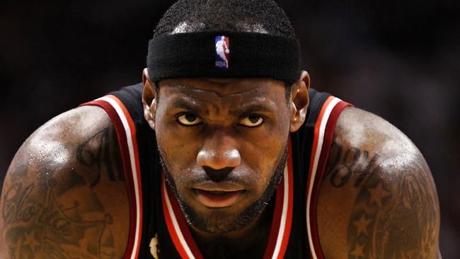 ЛеБрон Джеймс подписал новый рекордный контракт в НБА ЛеБрон Джеймс подписал новый рекордный контракт в НБА