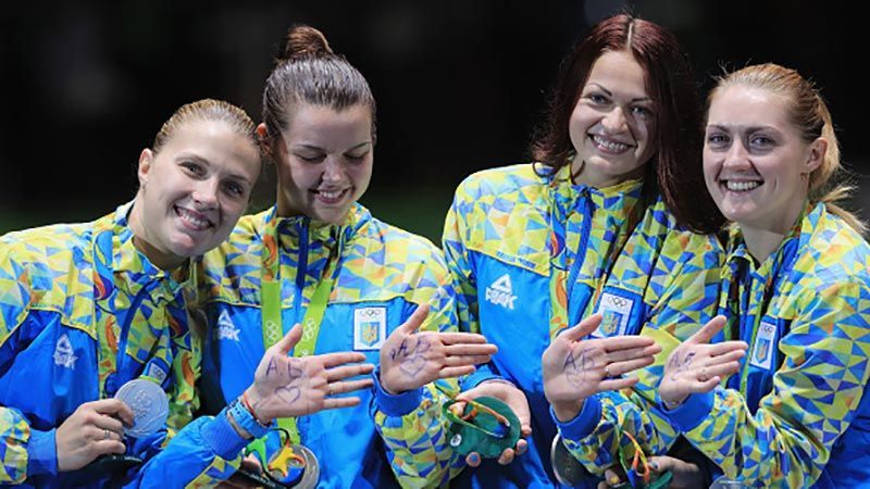 Волонтер влучно прокоментував "срібло" українських шаблісток Волонтер влучно прокоментував "срібло" українських шаблісток