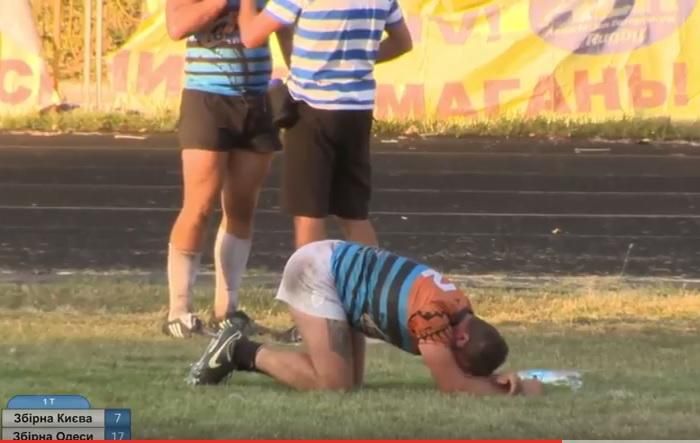 Жесткие драки и столкновения. Появилось видео боевого регбийного матча в Киеве Жесткие драки и столкновения. Появилось видео боевого регбийного матча в Киеве