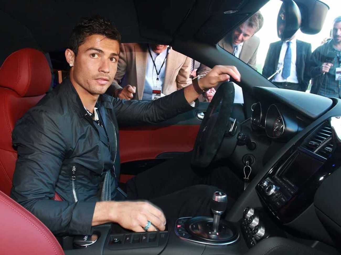 Роналду похизувався розкішним авто за 2 мільйони євро
