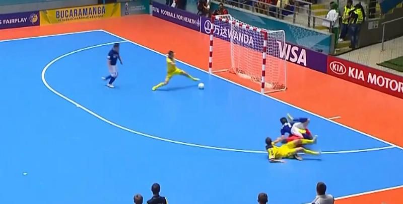 Украинцы проиграли сборной Бразилии по футзалу