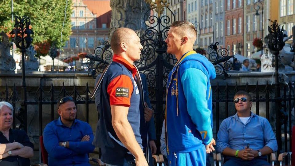 Усик против Гловацкого: как боксеры встретились в центре Гданьска