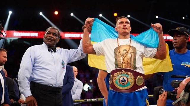 Симферополь, Украина – Усик оставил особый автограф в Гданьске Симферополь, Украина – Усик оставил особый автограф в Гданьске