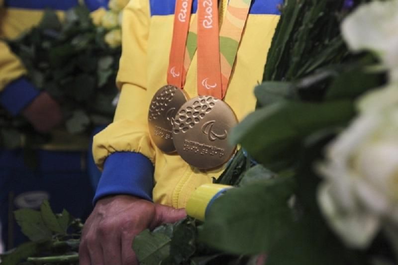 Українські паралімпійці повернулися додому: фото зустрічі героїв Українські паралімпійці повернулися додому: фото зустрічі героїв