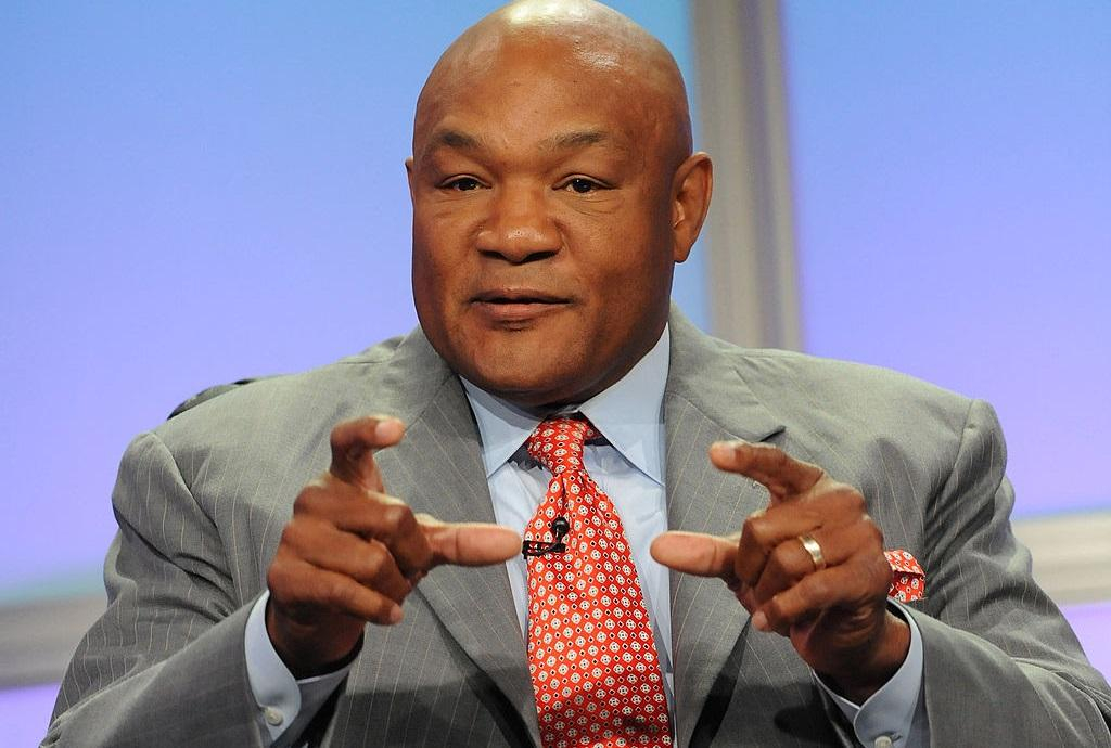 Легендарный боксер рассказал о главном козыре Кличко в бою против Джошуа