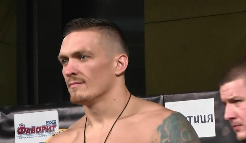 Усик проведет защиту титула в бою против Табисо Мчуну Усик проведет защиту титула в бою против Табисо Мчуну