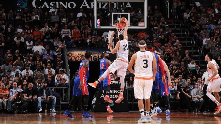 Український баскетболіст здивував американських журналістів своєю грою в NBA Український баскетболіст здивував американських журналістів своєю грою в NBA