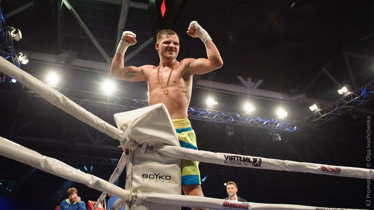 Украинский боксер одержал очередную уверенную профессиональную победу