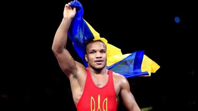 Жан Беленюк показав, як з нього "покепкував" ксерокс Жан Беленюк показав, як з нього "покепкував" ксерокс