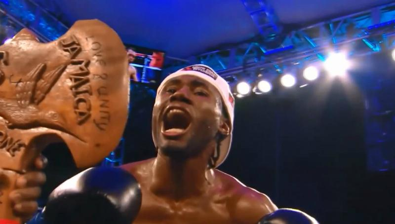 Ломаченко и Уолтерс провели открытую тренировку перед боем
