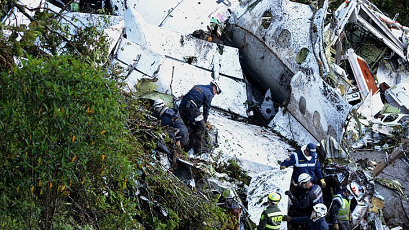 Уцелевшие в авиакатастрофе с футболистами в Колумбии рассказали о последних минутах перед падением