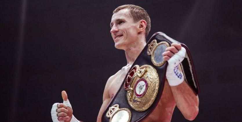 Известный российский боксер позорно проиграл два чемпионских пояса: опубликовано видео