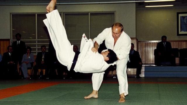 Путін розповів про "першу любов" Путін розповів про "першу любов"