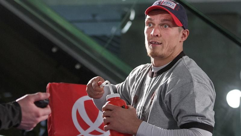 Стало известно, сколько Усик получит за победу над Мчуну Стало известно, сколько Усик получит за победу над Мчуну