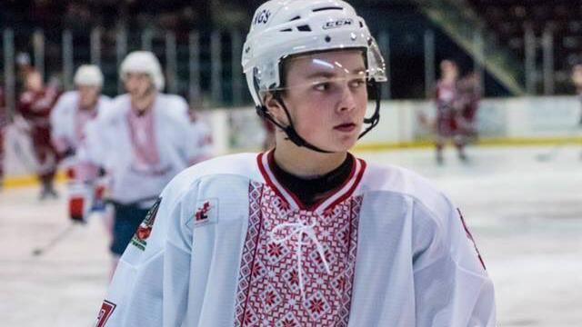 Канадские хоккеисты вышли на игру в вышиванках: появились красноречивые фото Канадские хоккеисты вышли на игру в вышиванках: появились красноречивые фото