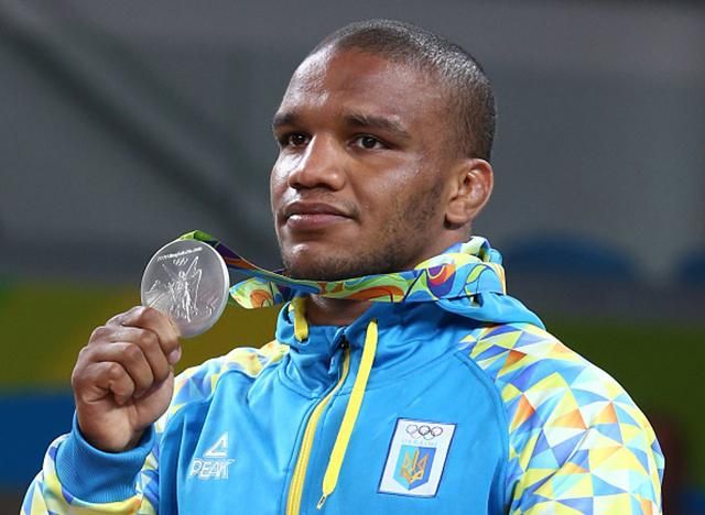 Украинец попал в список лучших борцов мира Украинец попал в список лучших борцов мира