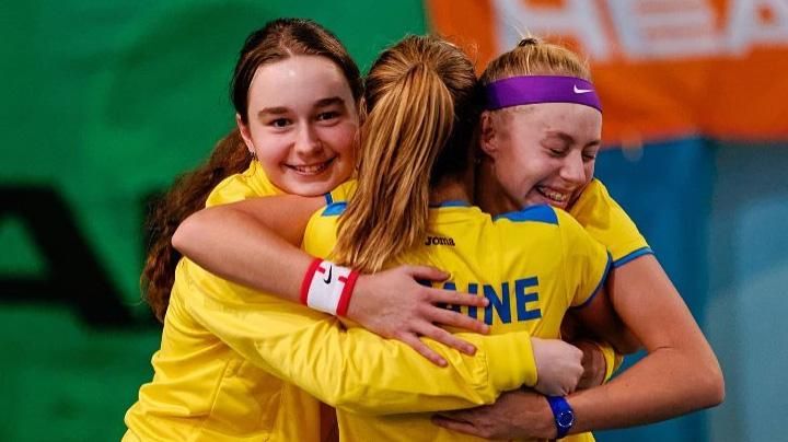 Юные украинки разгромили Россию в финале Кубка Европы по теннису