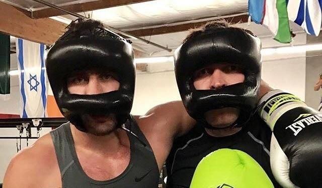 Топові українські боксери потренувалися разом: опублікували відео Топові українські боксери потренувалися разом: опублікували відео