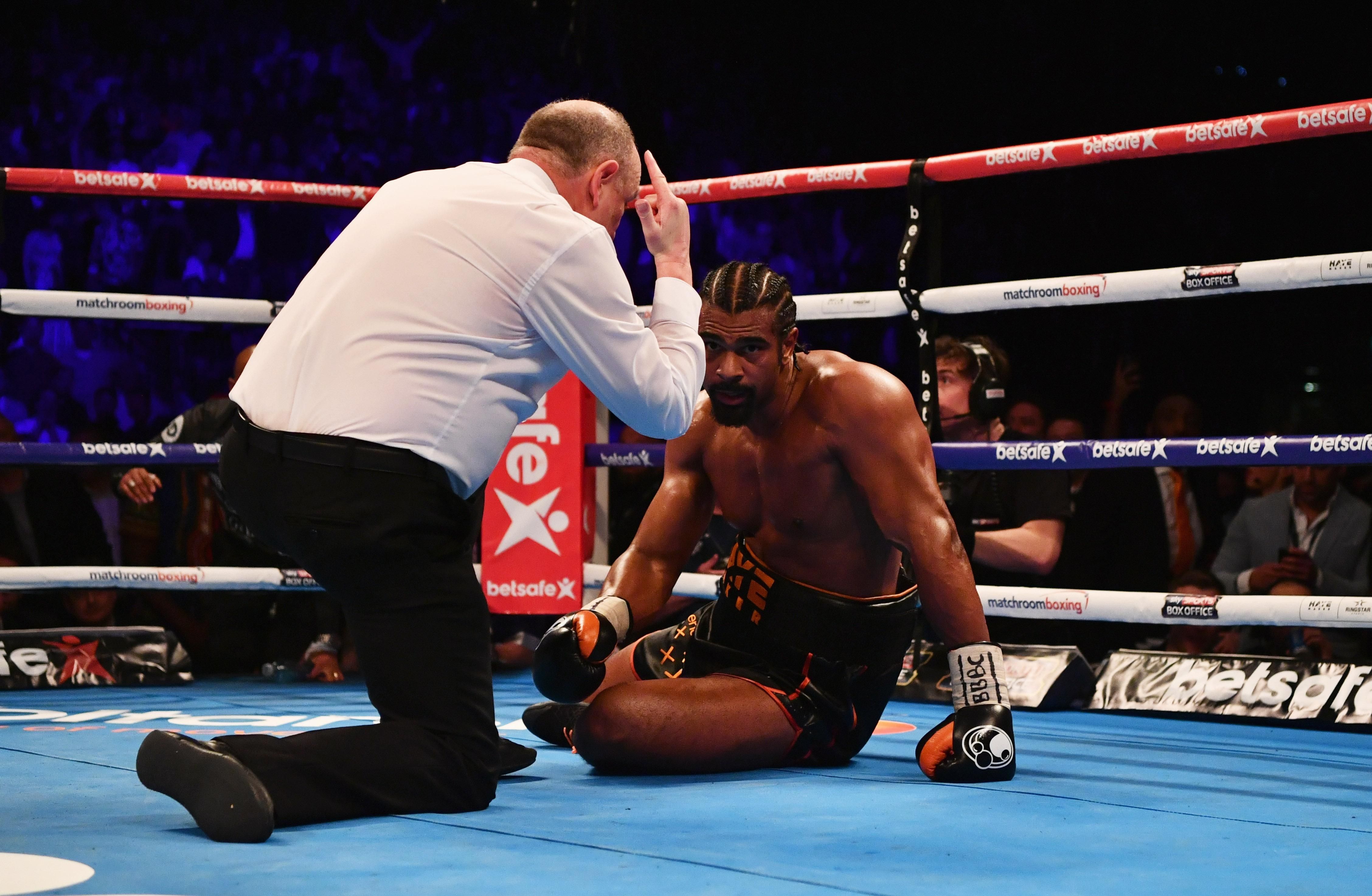 Легендарный боксер сенсационно проиграл бой: опубликовали фото и видео Легендарный боксер сенсационно проиграл бой: опубликовали фото и видео