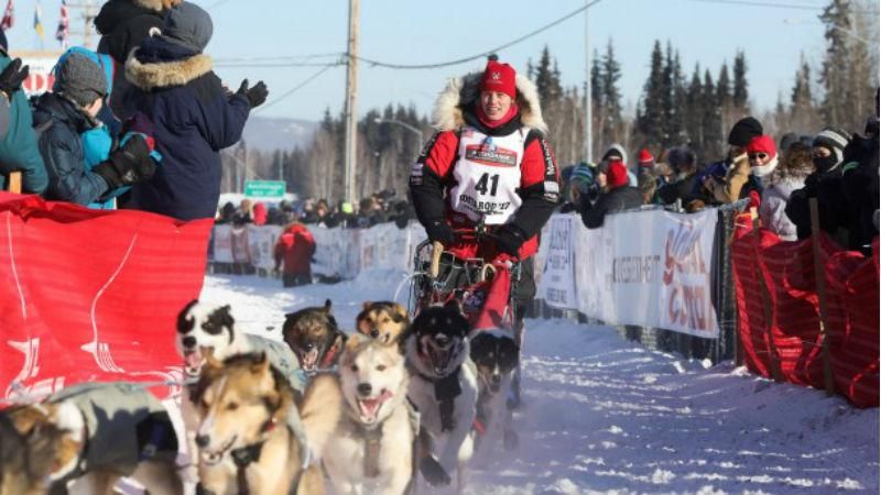 На Алясці стартували наймасштабніші перегони на собачих упряжках