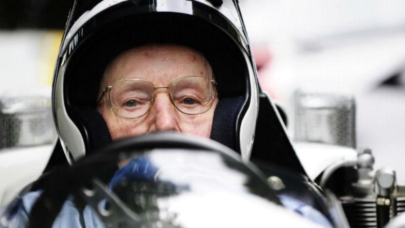 Умер легендарный гонщик Формулы-1 Умер легендарный гонщик Формулы-1