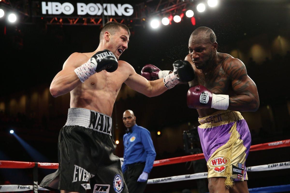 Блискавична перемога: з'явилось відео, як Гвоздик нокаутував суперника Блискавична перемога: з'явилось відео, як Гвоздик нокаутував суперника