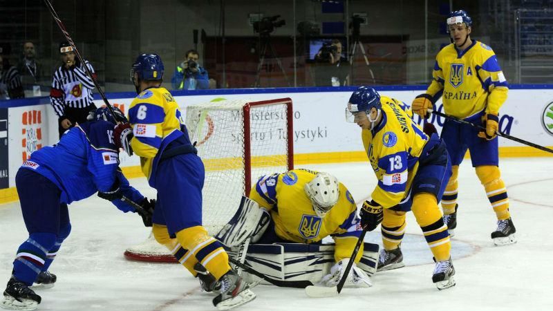 Збірна України з хокею потерпає від фіаско
